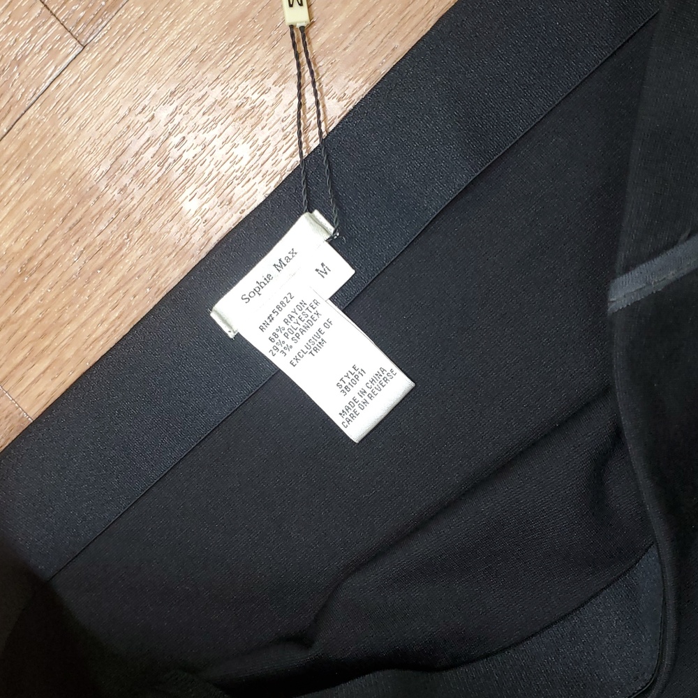 Sophie Max Black Skirt with Gray Details - Picture 7 of 7